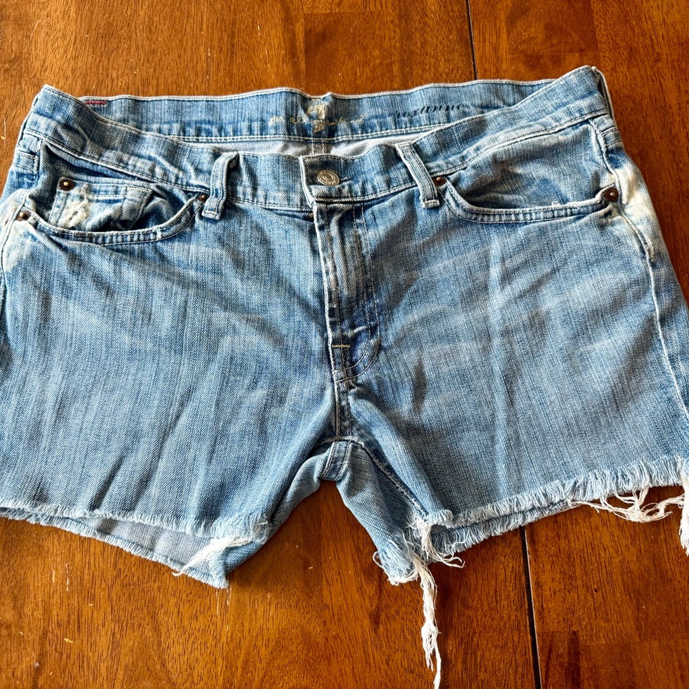 7 forAll Mankind Boyfriend fit Denim Cut Offs Jean Short Sz 32